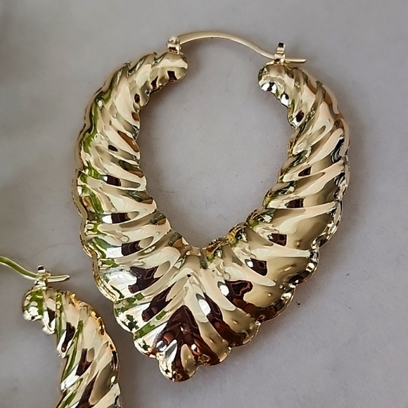 Large Statement Gold Scalloped V Shape Hoop Earrings - Picture 3 of 8